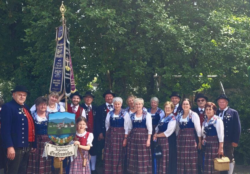 Teilnahme am Niederbayerischen Trachtentreffen am 1. Juni 2025 in Vilsbiburg